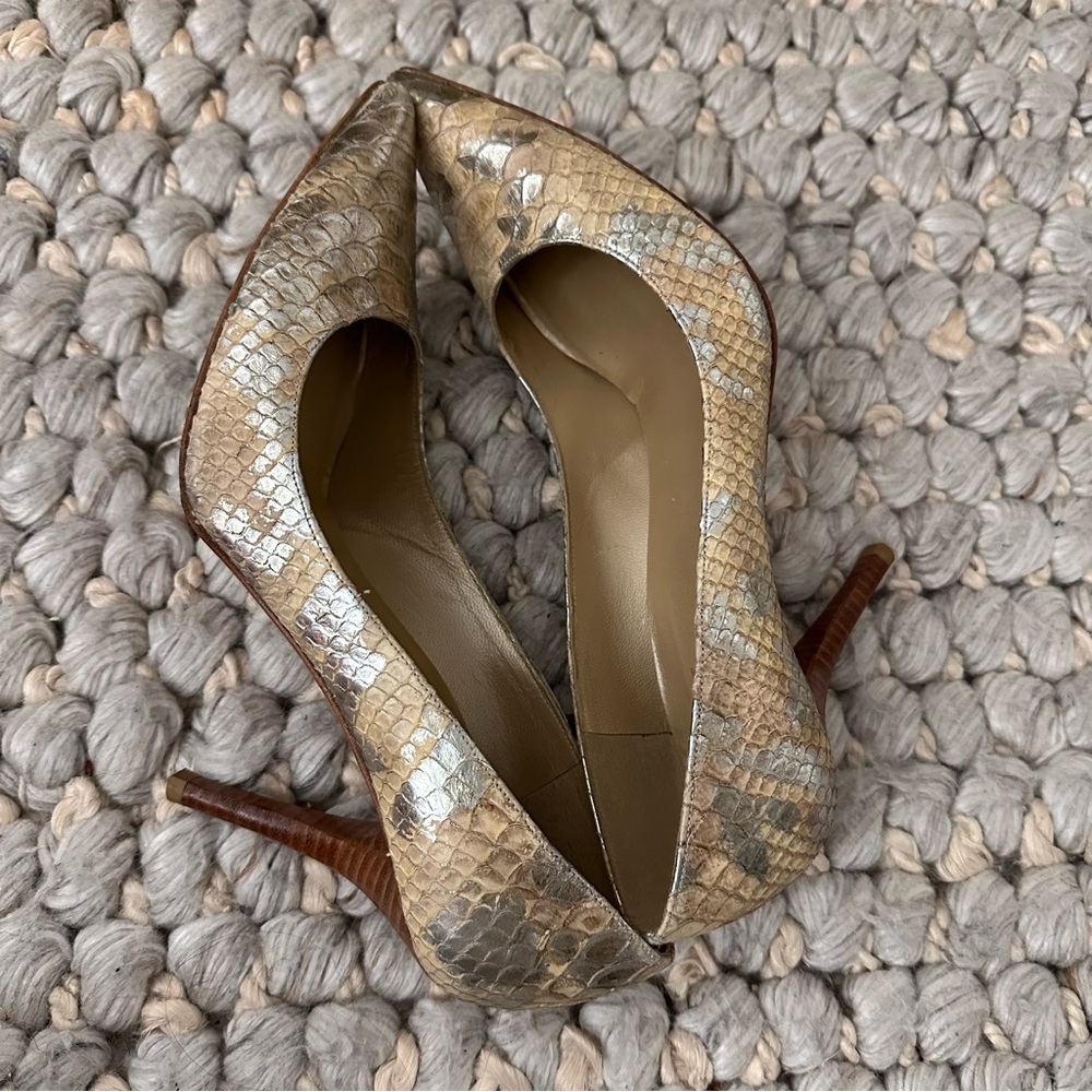 Stuart Weitzman Python Snakeskin Silver Cream Hee… - image 6